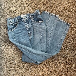 Abercrombie 90’s Straight Ultra High Rise jeans